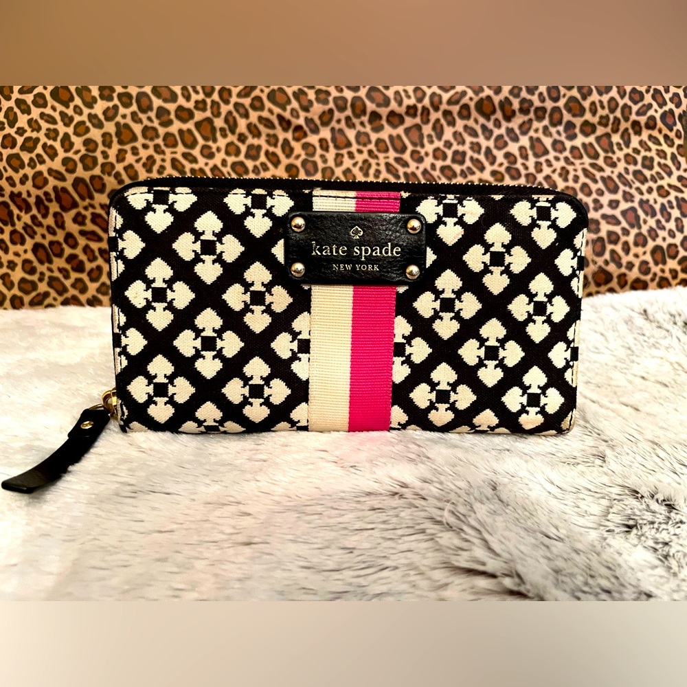 KATE SPADE MULTI ZIP AROUND WALLET